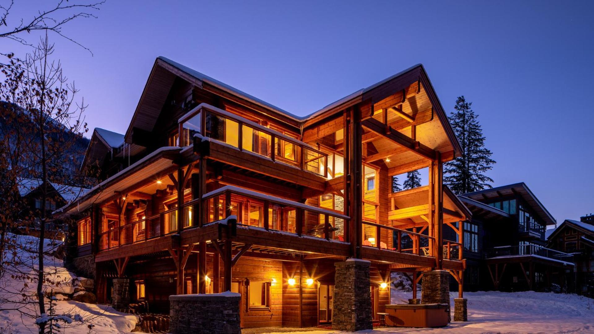 Lush Mountain Accommodations 골든 외부 사진