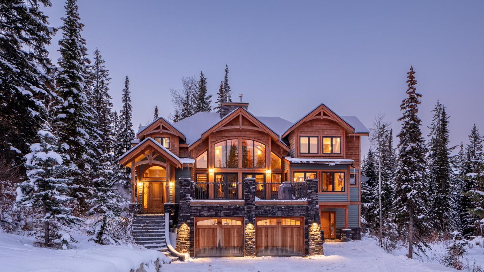 Lush Mountain Accommodations 골든 외부 사진