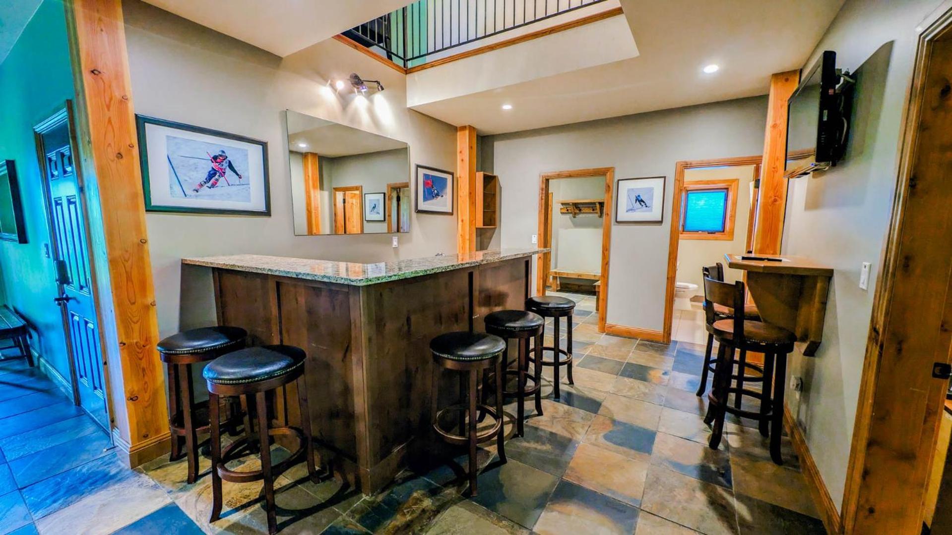 Lush Mountain Accommodations 골든 객실 사진