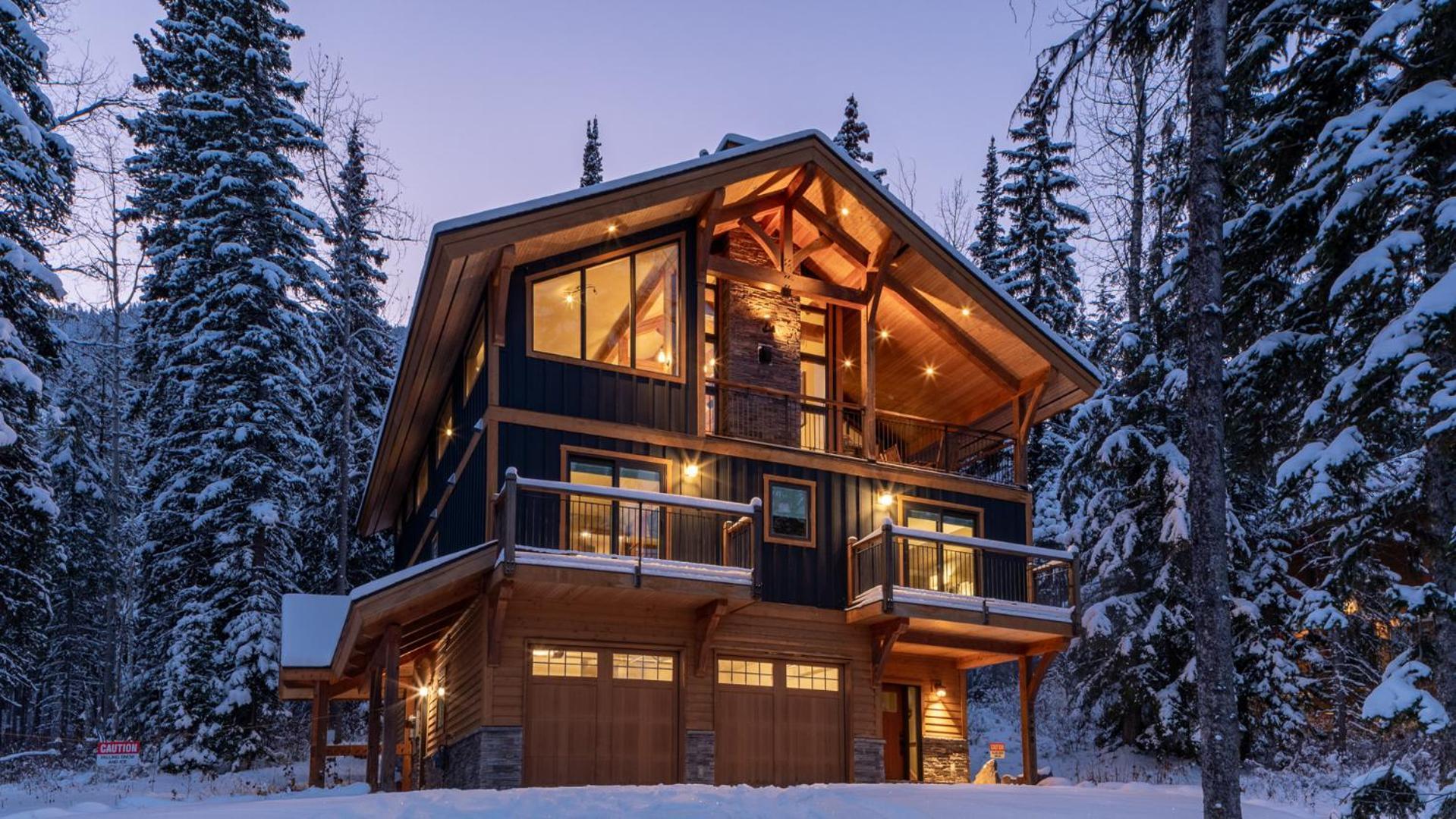 Lush Mountain Accommodations 골든 외부 사진